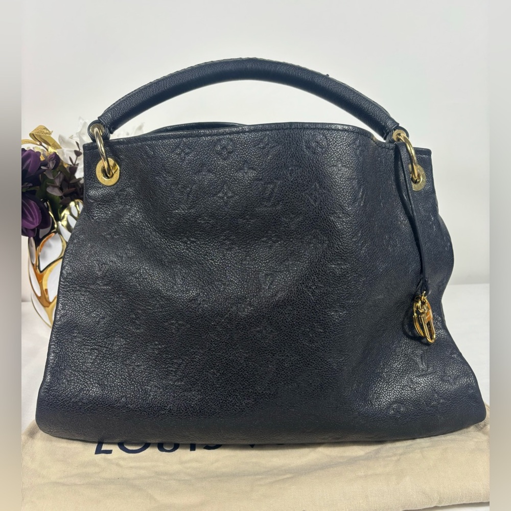 Louis Vuitton Black Leather Emprient ARTSY MM Women's Bag